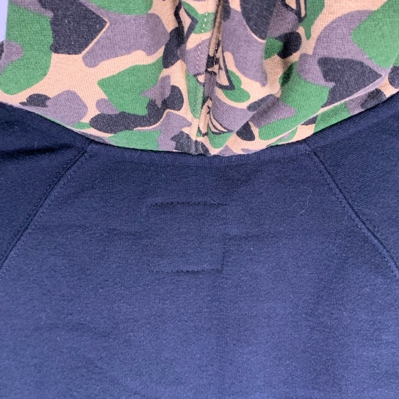 Y2K famous stars and straps camo hoodie - Picture 11 of 11